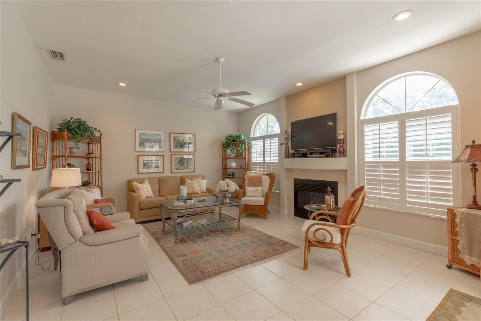 PINE LAKES - Residential