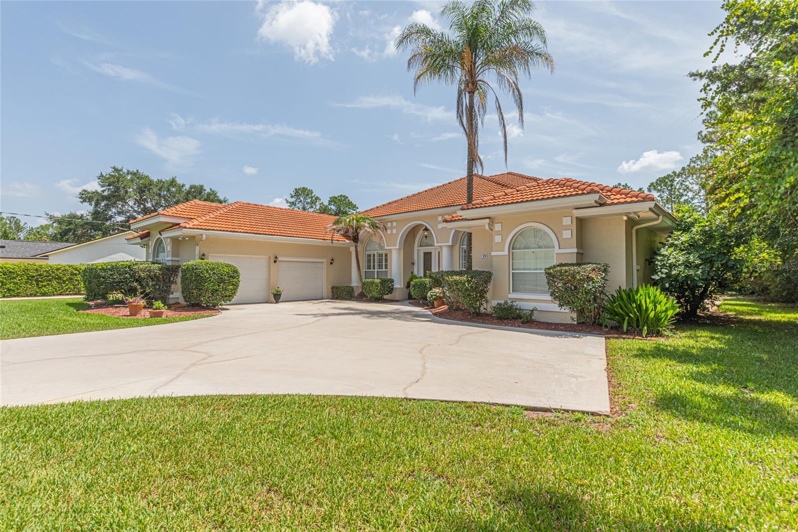 PINE LAKES - Residential