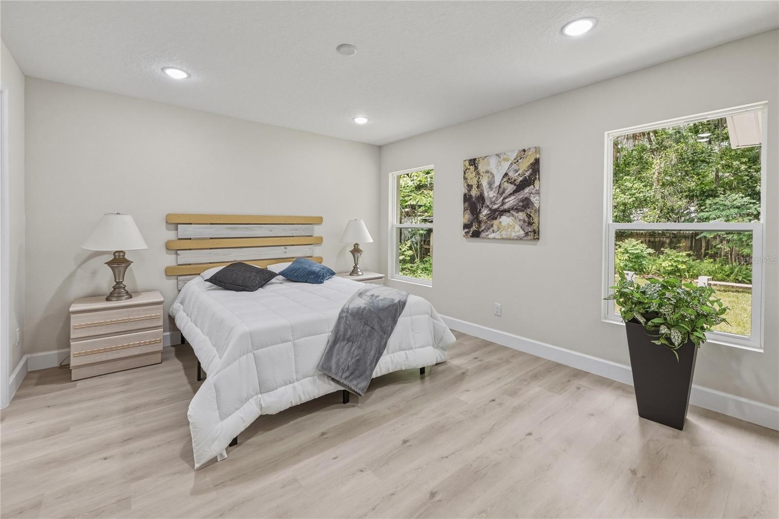 VOLUSIA INVEST CO - Residential