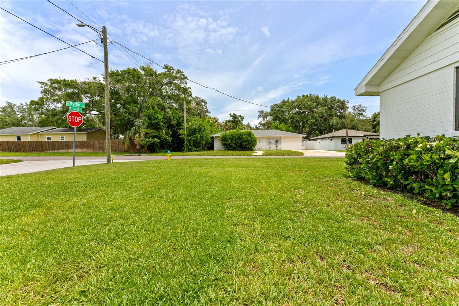 SUBURB ROYAL - Residential
