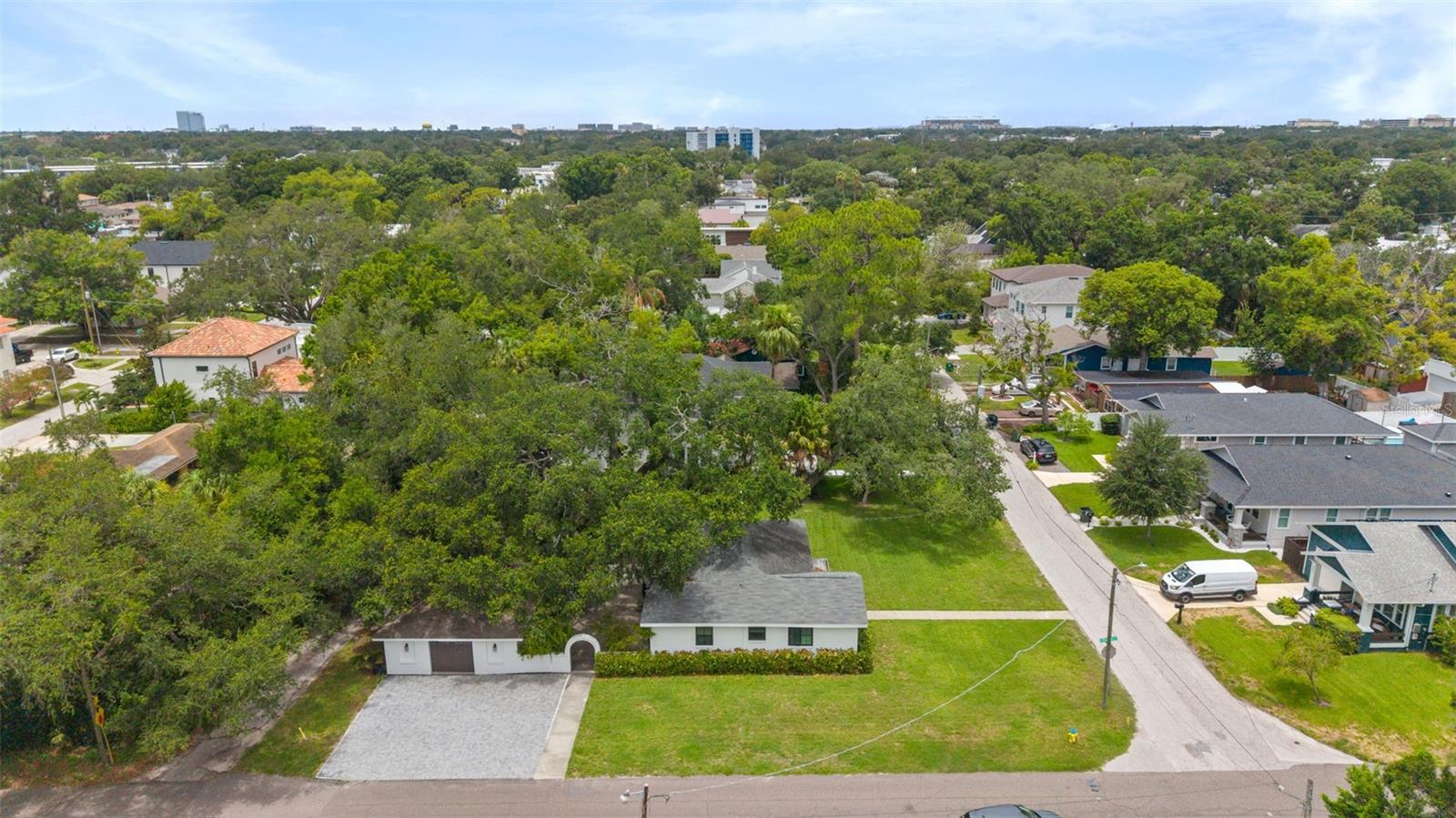 SUBURB ROYAL - Residential