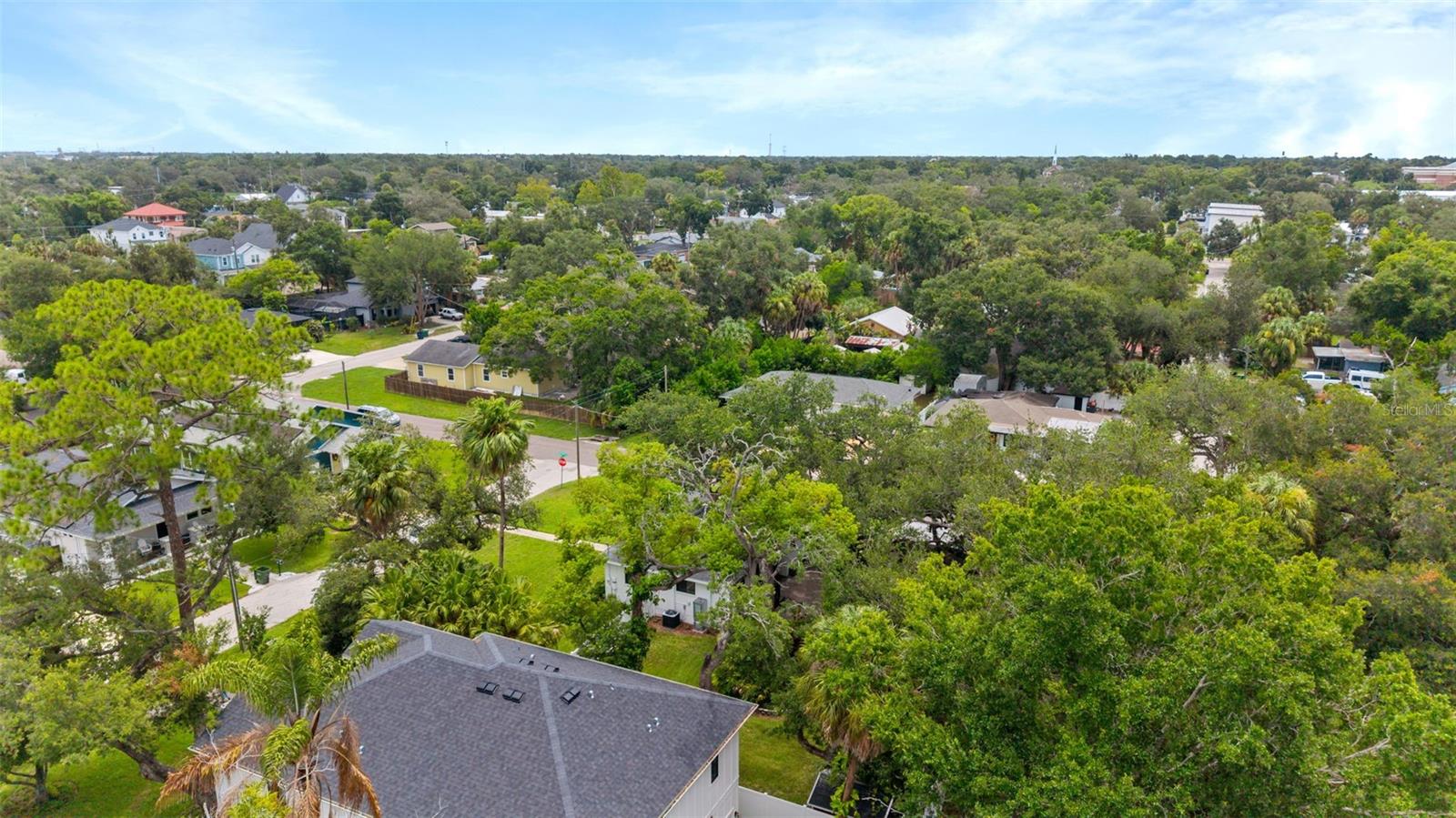 SUBURB ROYAL - Residential