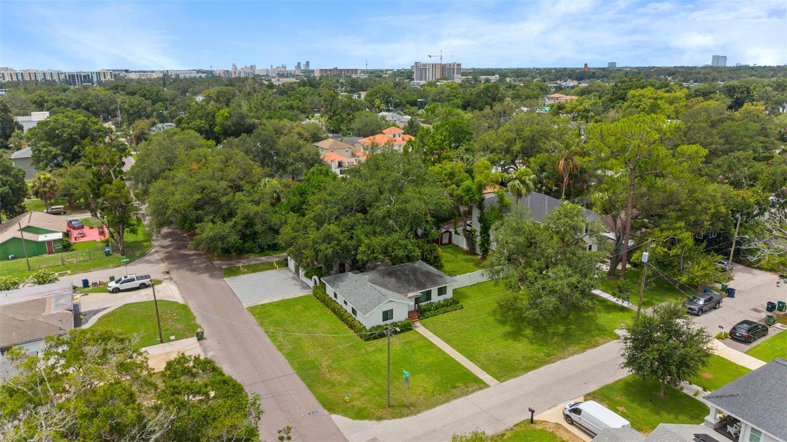 SUBURB ROYAL - Residential