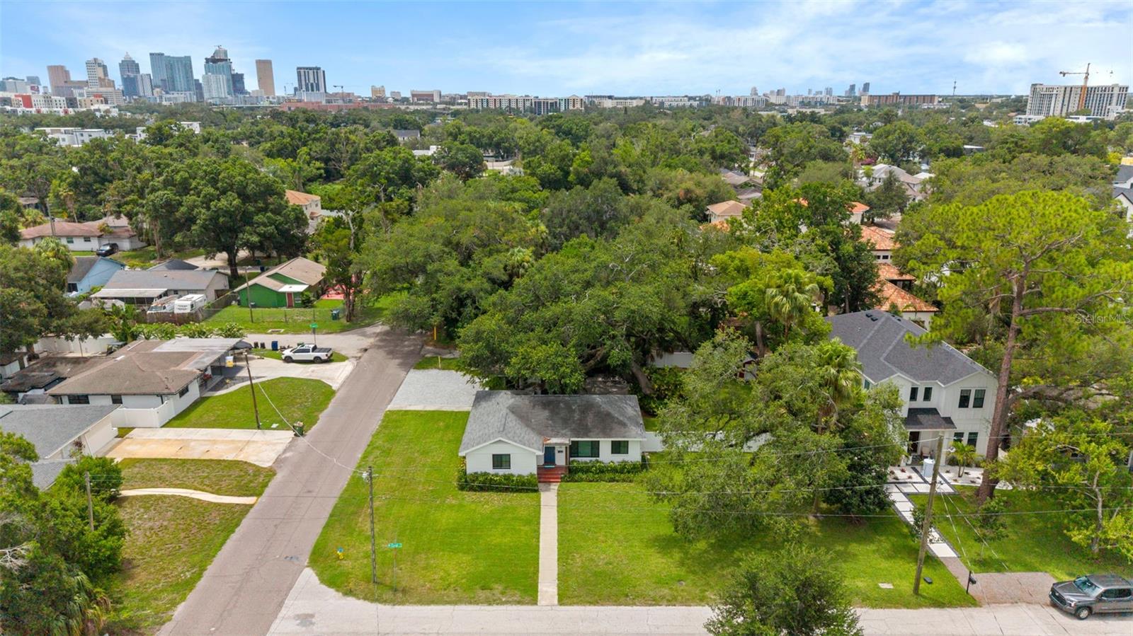 SUBURB ROYAL - Residential