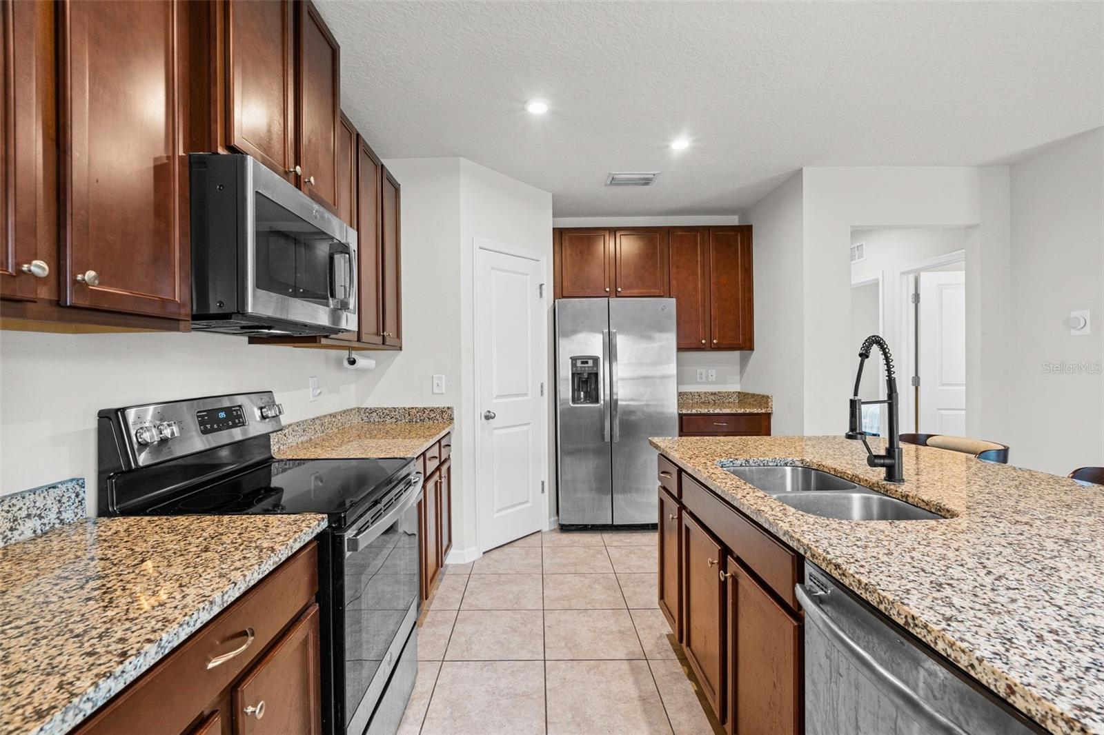 SUMMERWOODS PH IB - Residential Lease