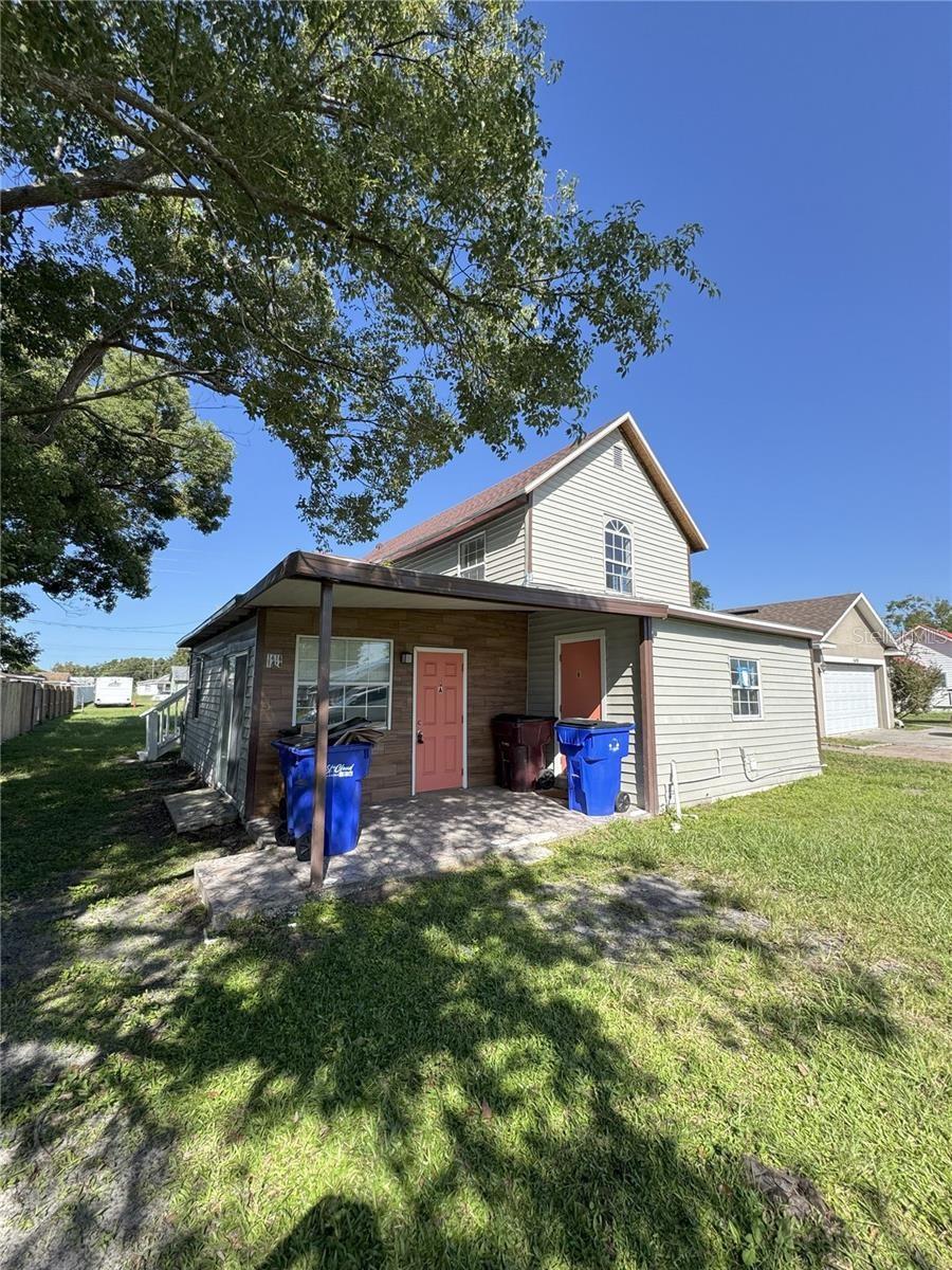 Just minutes from Lakefront Park in Saint Cloud;  this 2nd floor unit features an open floor plan. Two bedrooms, one bath. Great location offering easy access to 192, shopping, and dining. Water & Sewer services included in the monthly rent.