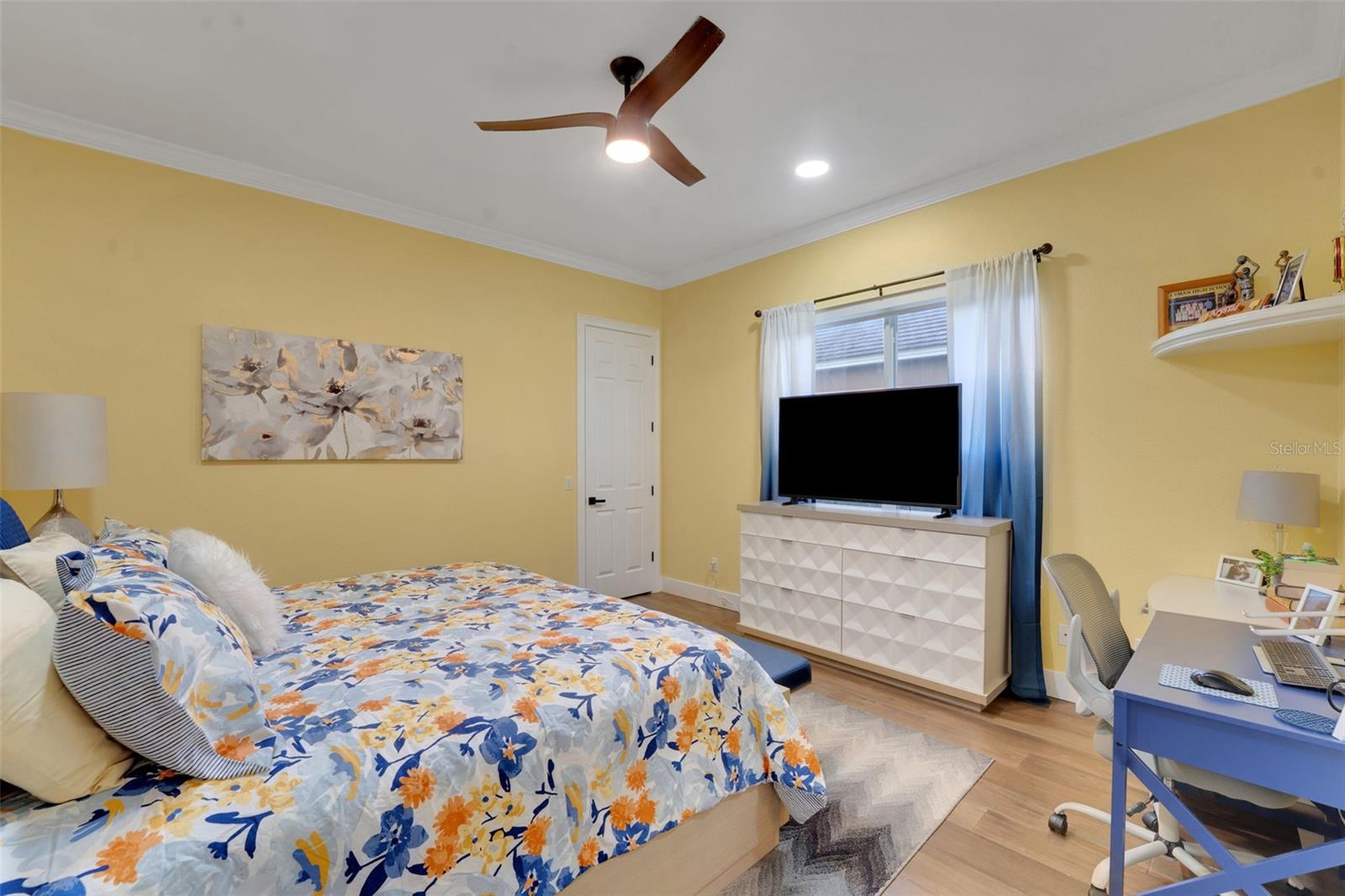 ALAQUA LAKES - Residential