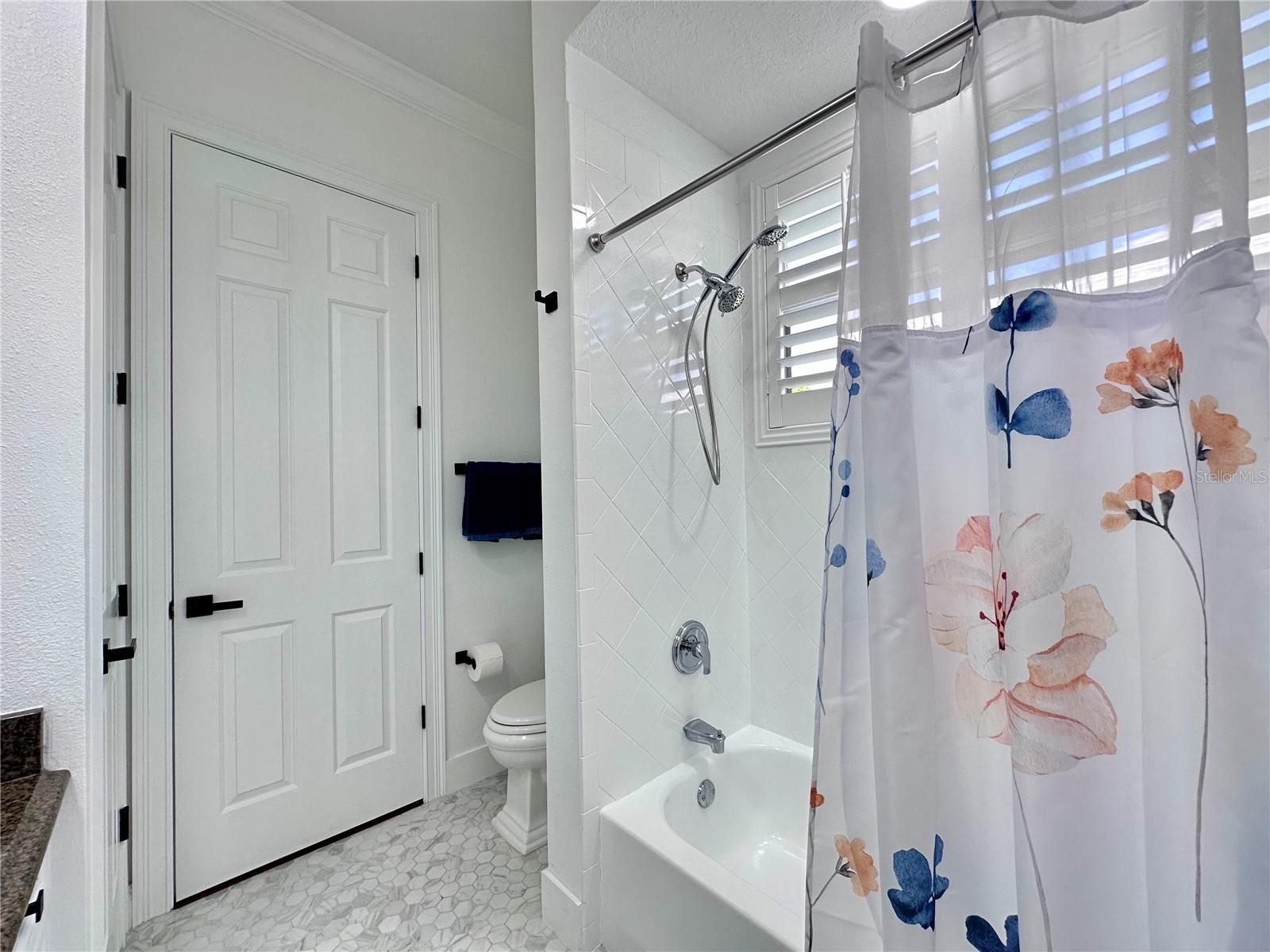 ALAQUA LAKES - Residential