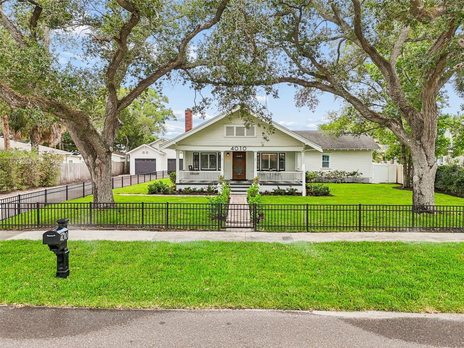 ELENOR PLACE LOT 3 LESS E 10 FT AND LOT 4 - Residential