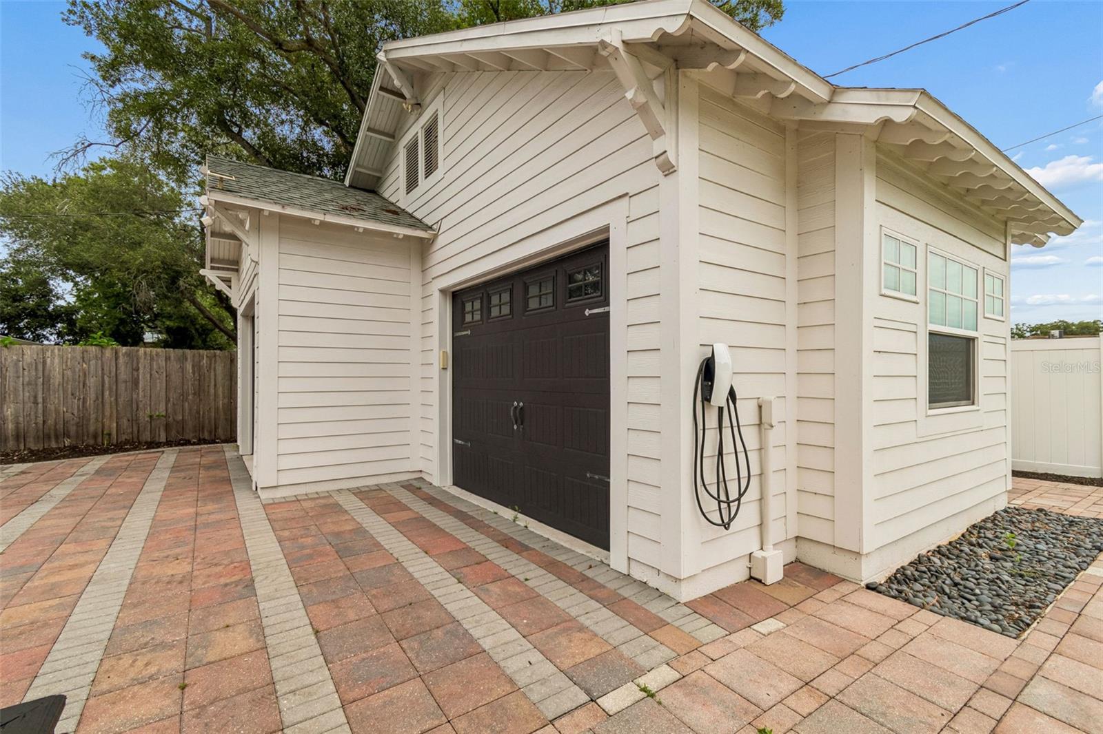 ELENOR PLACE LOT 3 LESS E 10 FT AND LOT 4 - Residential