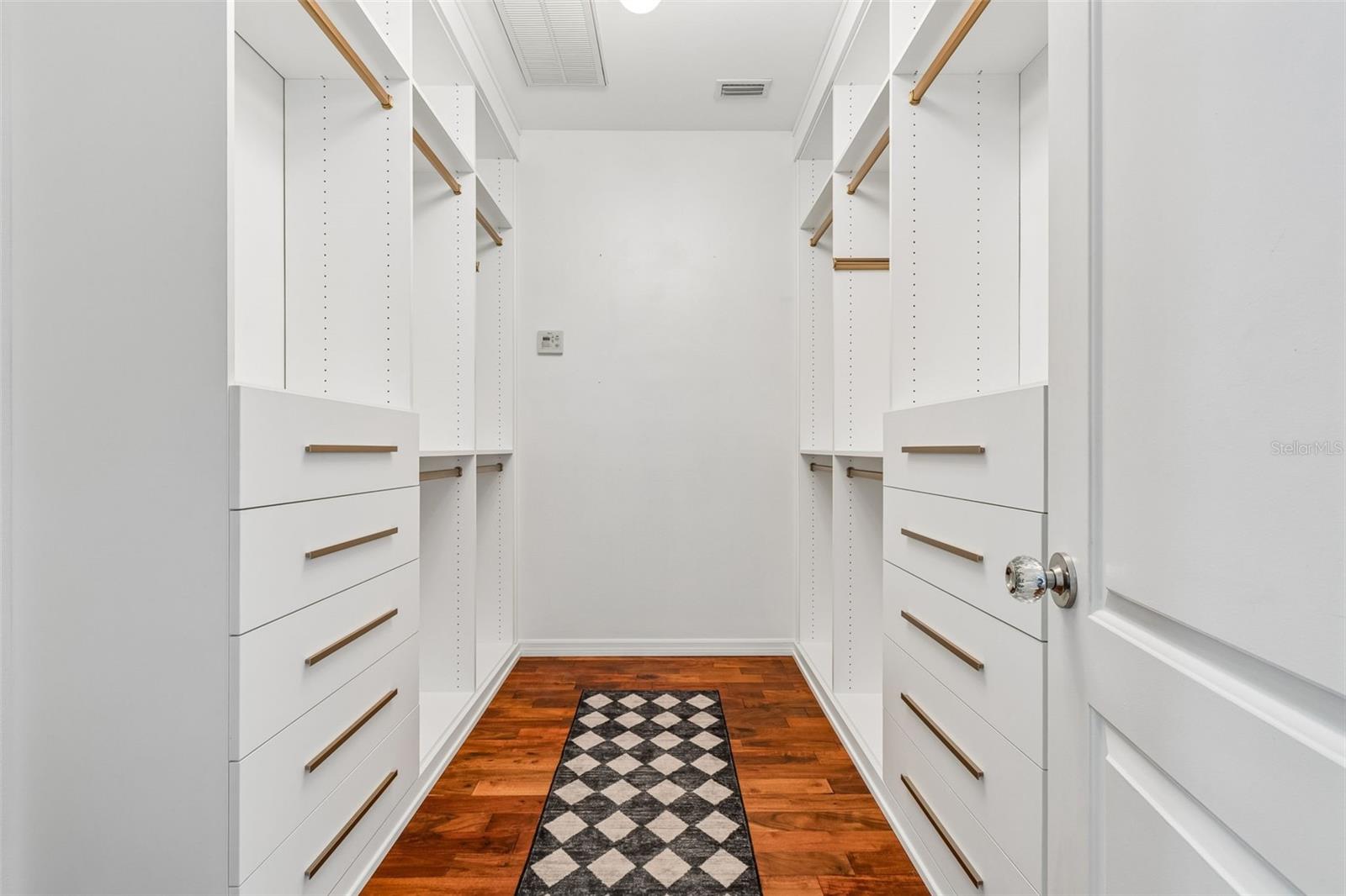 ELENOR PLACE LOT 3 LESS E 10 FT AND LOT 4 - Residential
