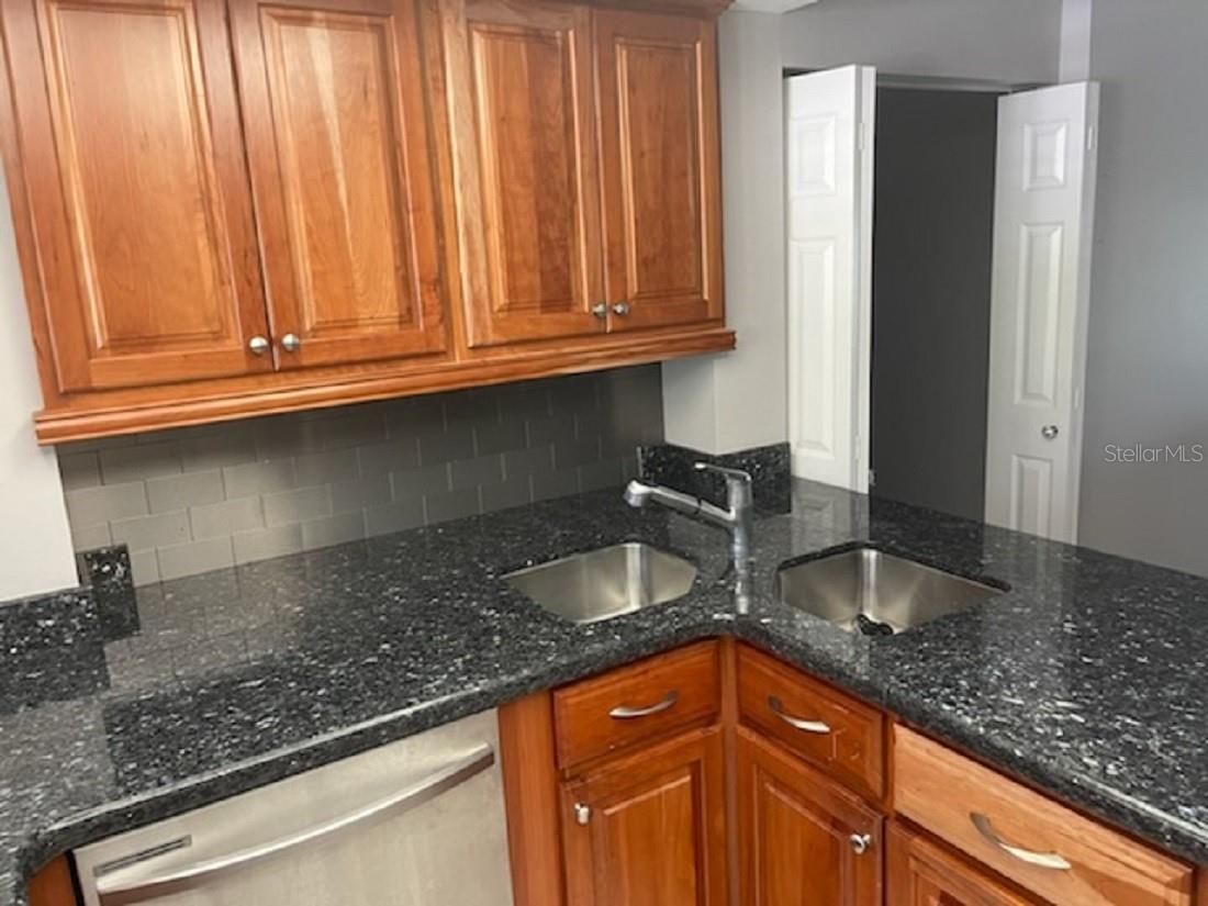 LAKE TARPON SAIL & TENNIS CLUB - Residential Lease