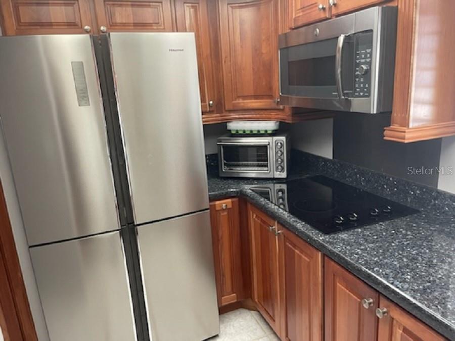 LAKE TARPON SAIL & TENNIS CLUB - Residential Lease