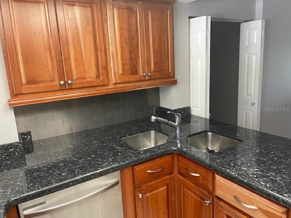 LAKE TARPON SAIL & TENNIS CLUB - Residential Lease