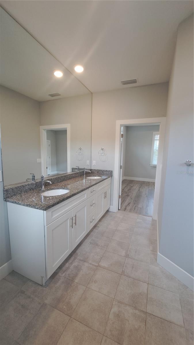 PALM COAST/EASTHAMPTON SEC 34 - Residential Lease