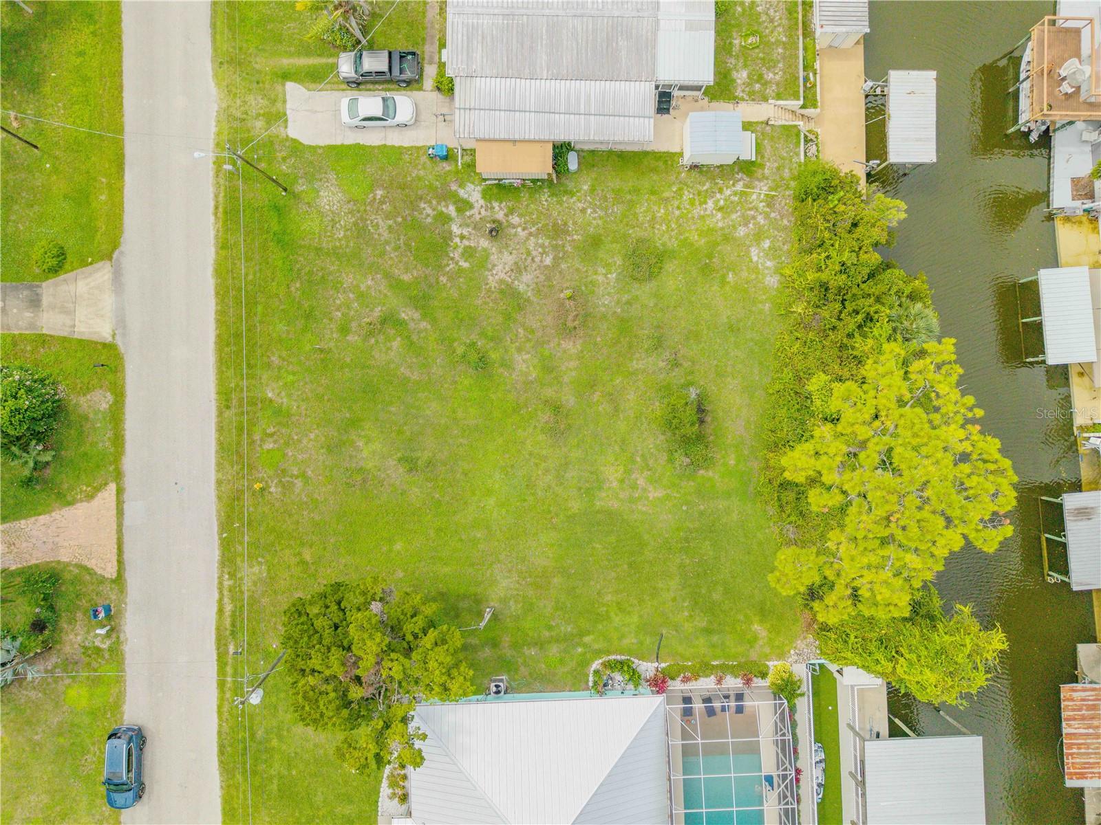 SOUTH WATERFRONT PARK - Land