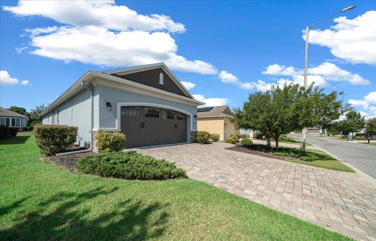ON TOP OF THE WORLD - Residential