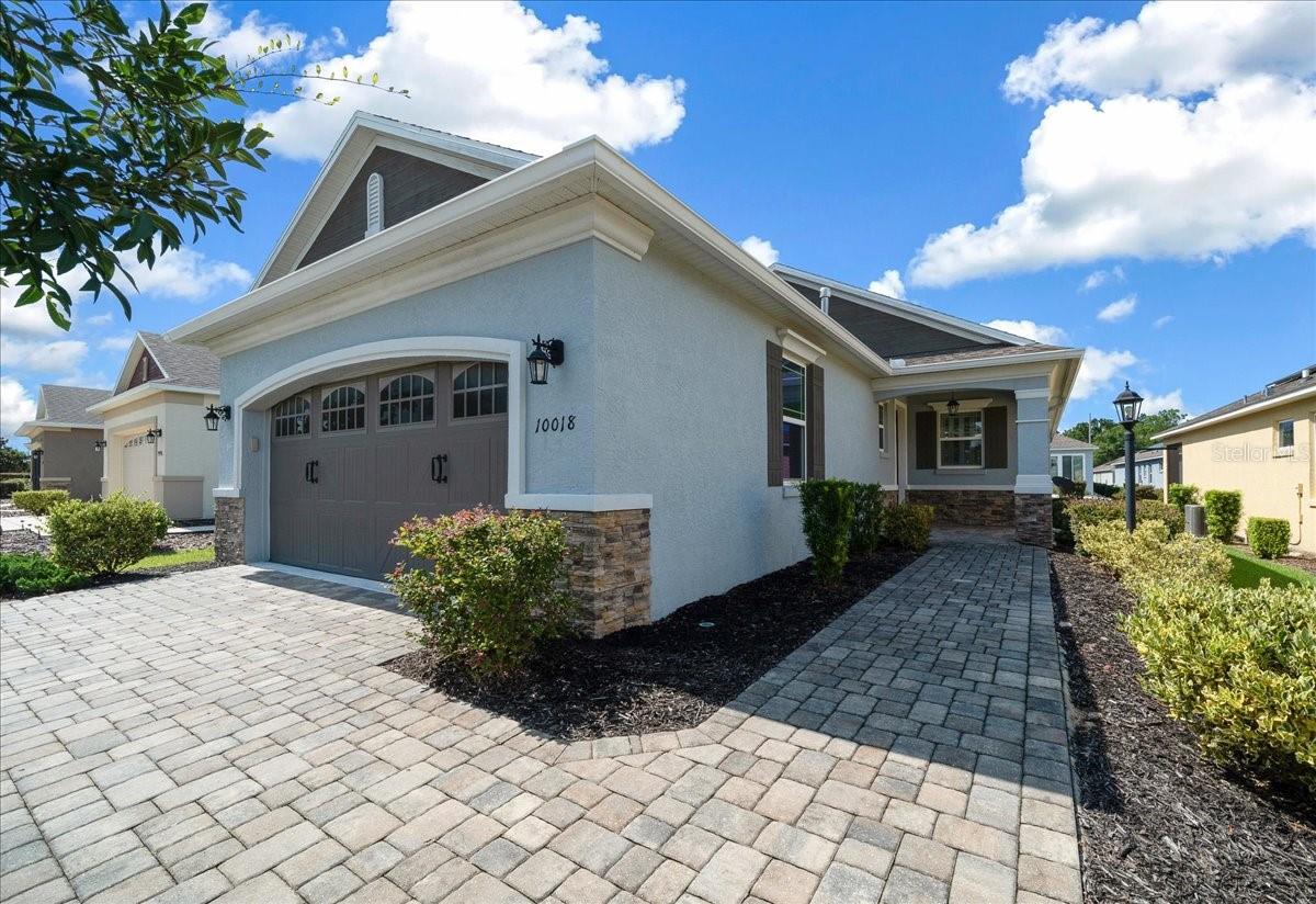 ON TOP OF THE WORLD - Residential
