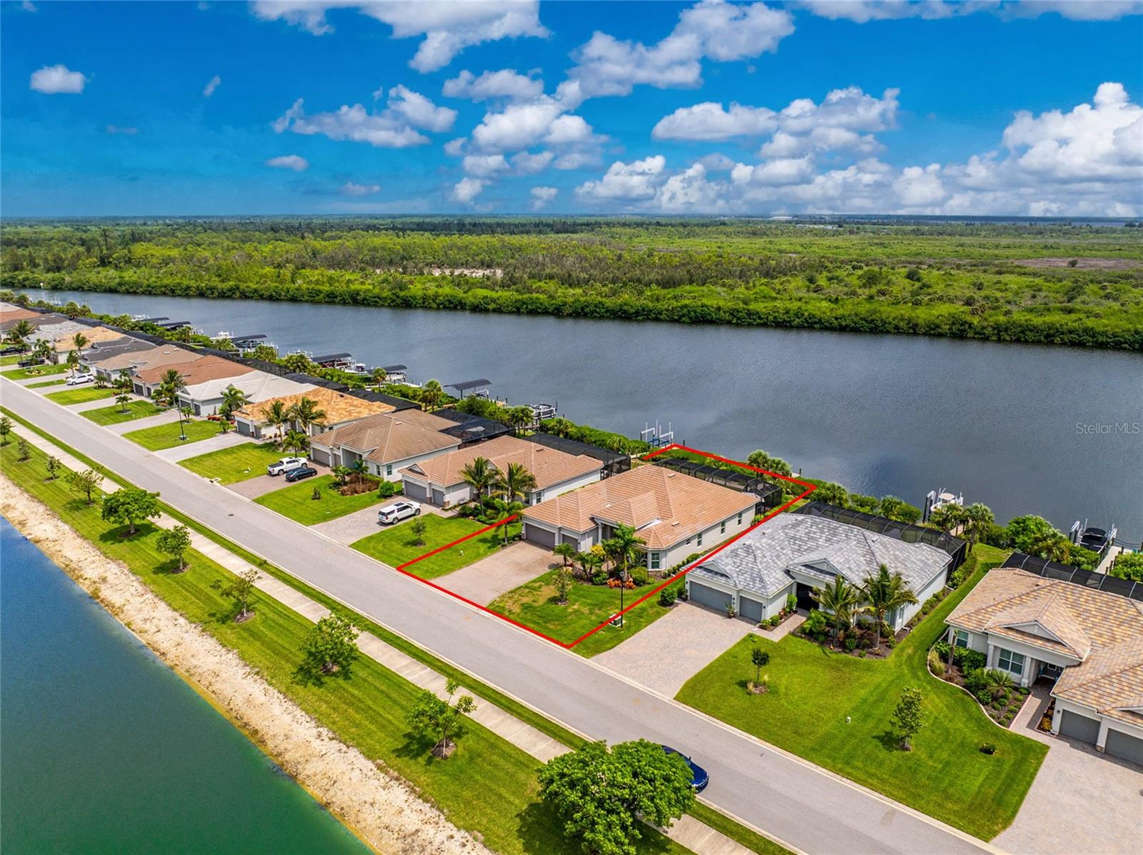 HARBOR WEST - Residential