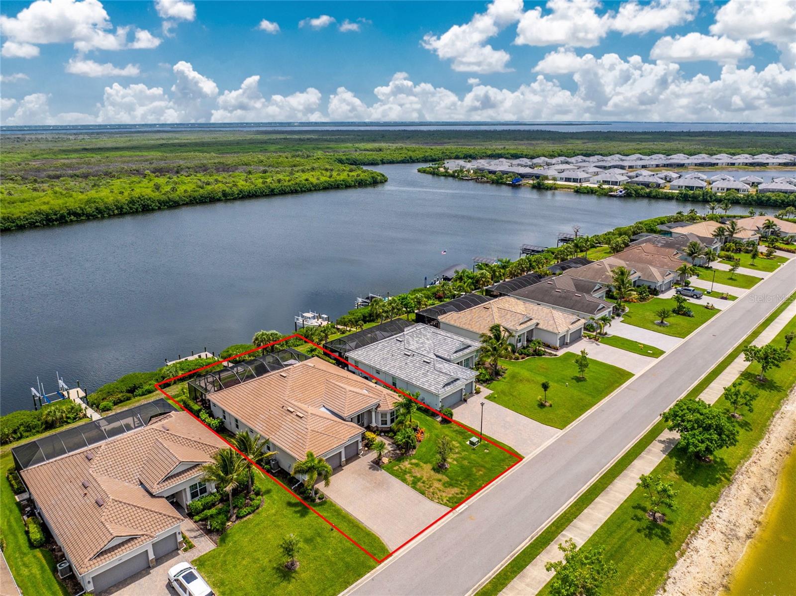 HARBOR WEST - Residential