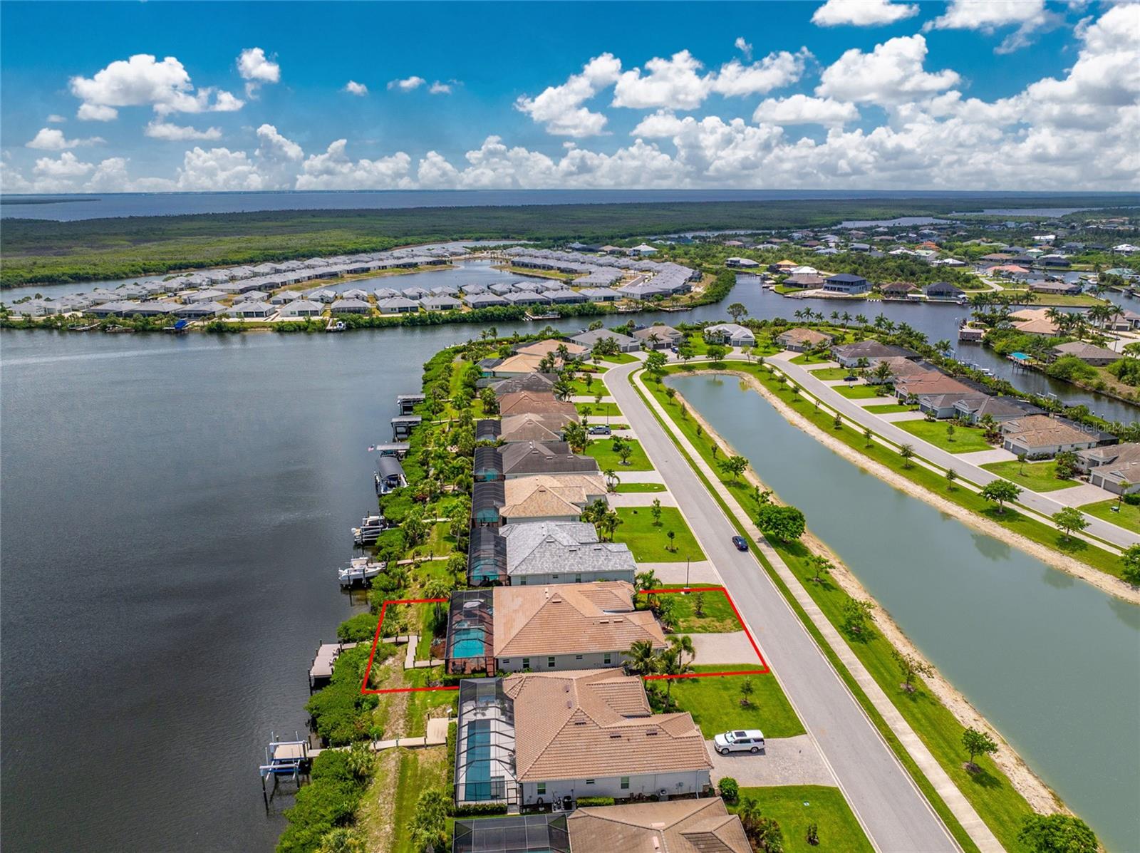 HARBOR WEST - Residential