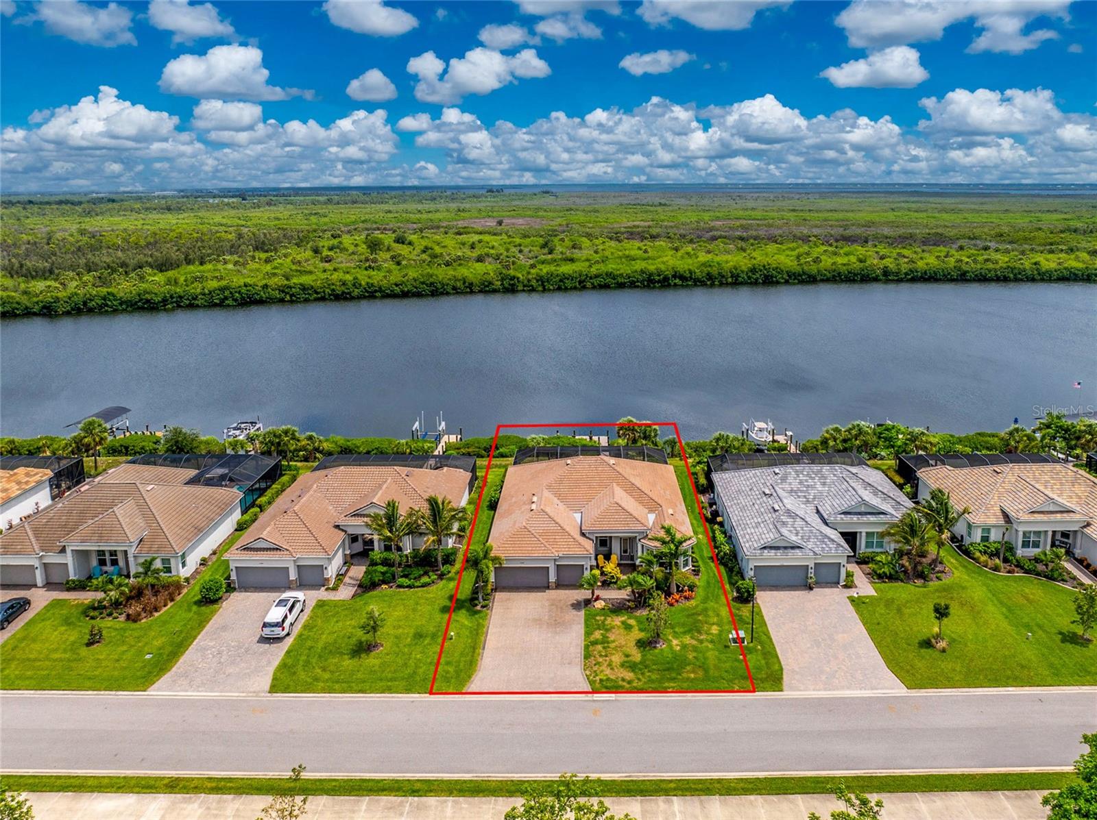 HARBOR WEST - Residential