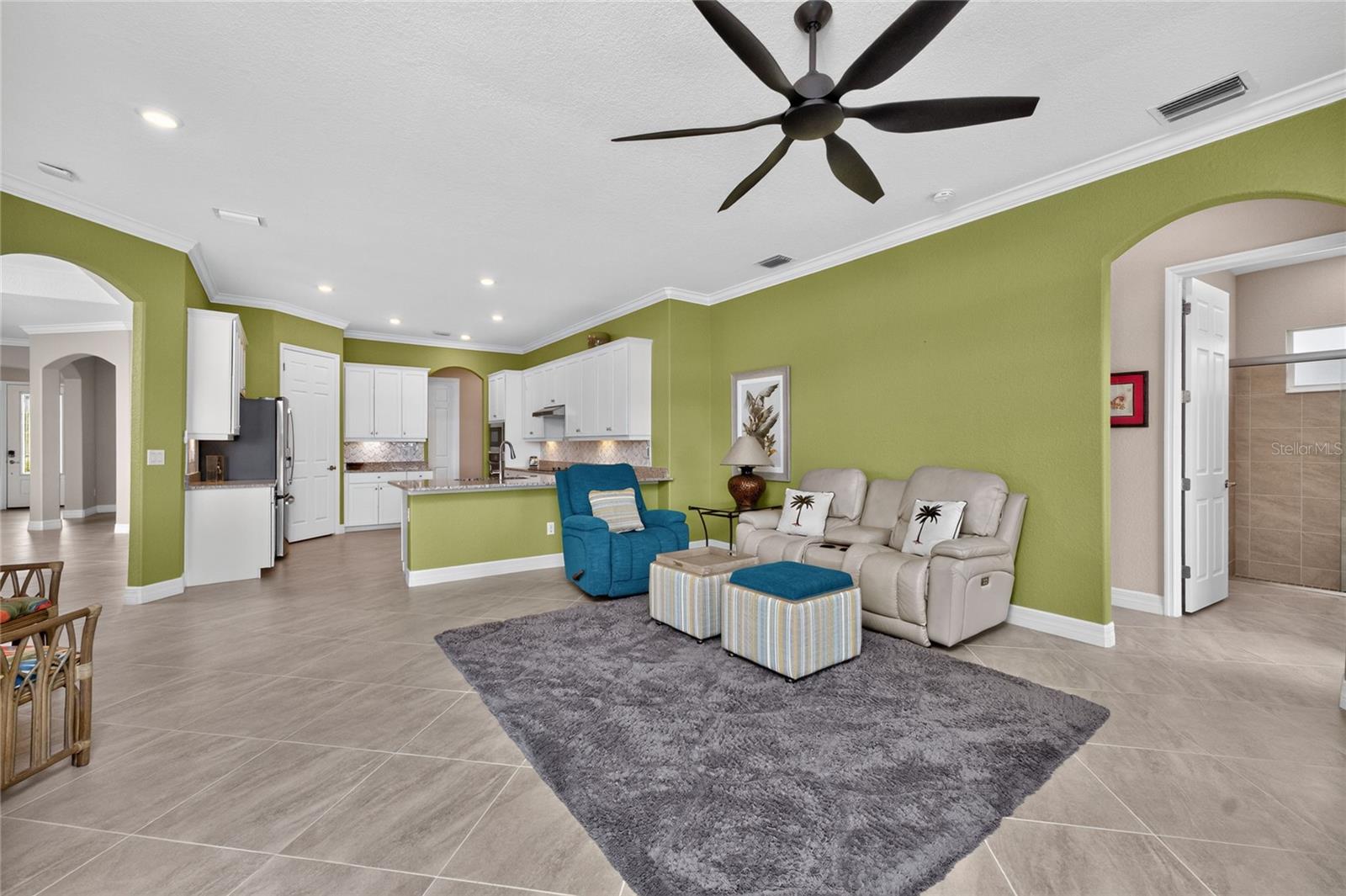 HARBOR WEST - Residential
