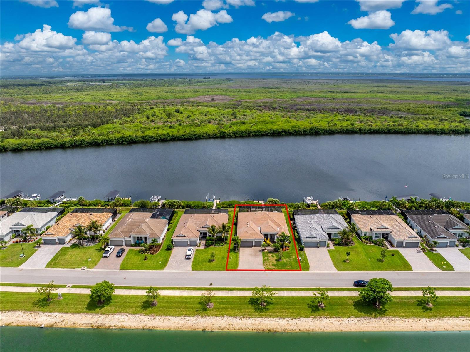 HARBOR WEST - Residential