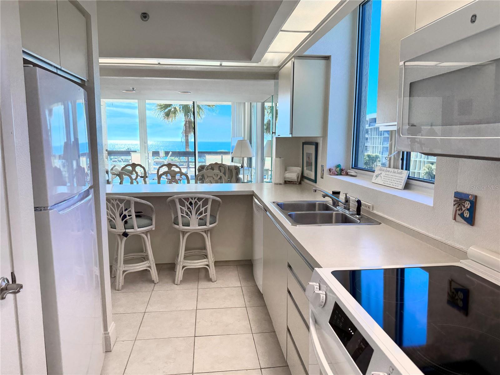 BEACHPLACE II - Residential