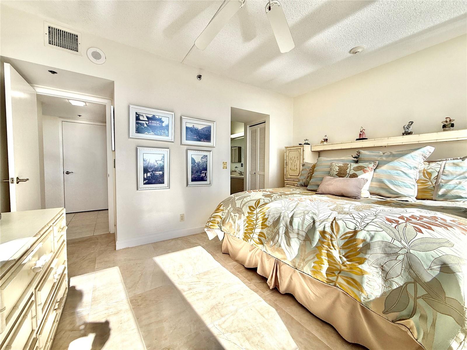 BEACHPLACE II - Residential