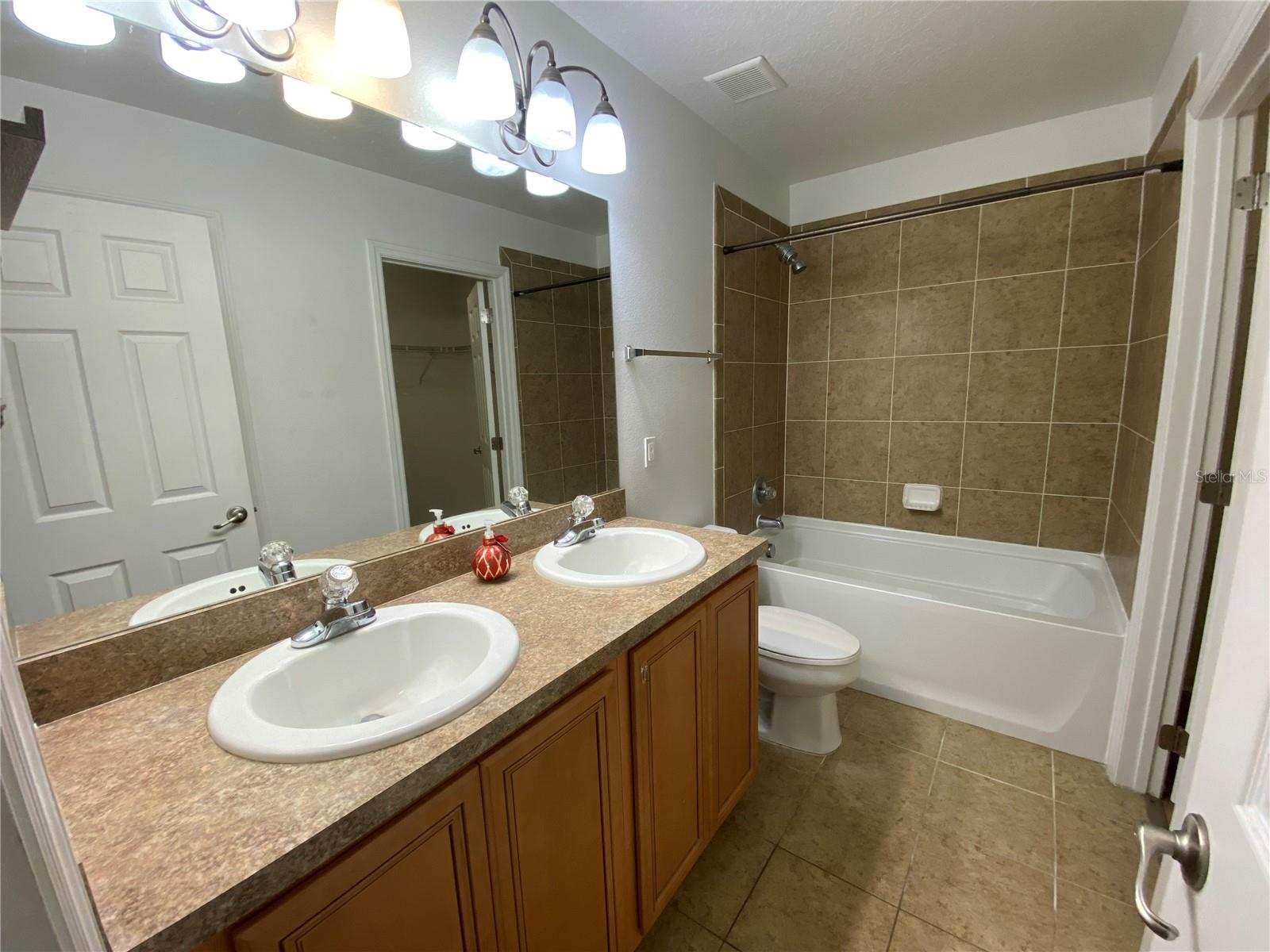 AVALON PARK NORTHWEST VILLAGE PH 02-4 - Residential Lease