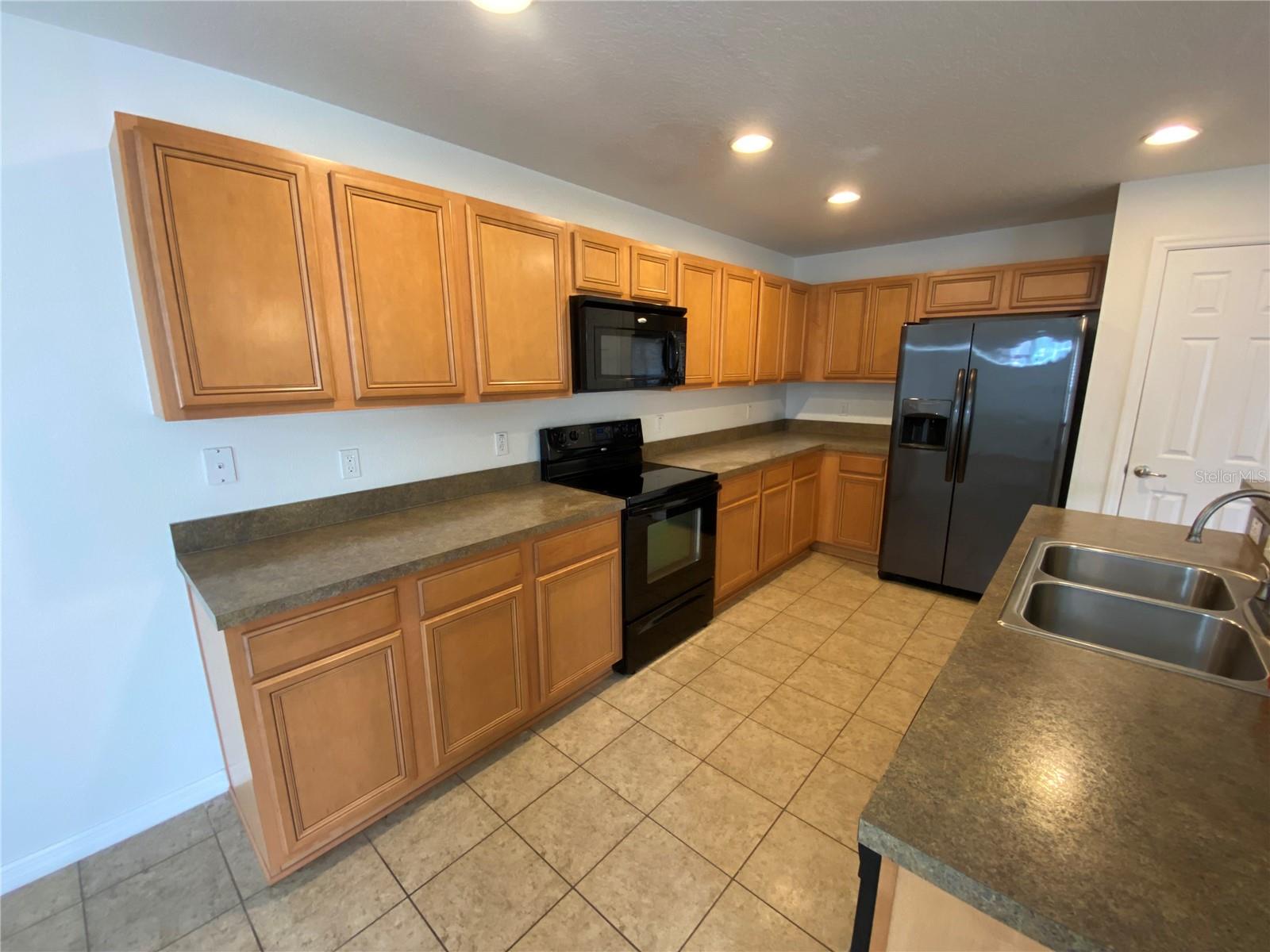 AVALON PARK NORTHWEST VILLAGE PH 02-4 - Residential Lease
