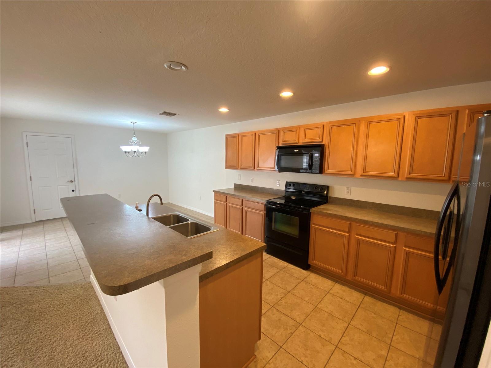 AVALON PARK NORTHWEST VILLAGE PH 02-4 - Residential Lease