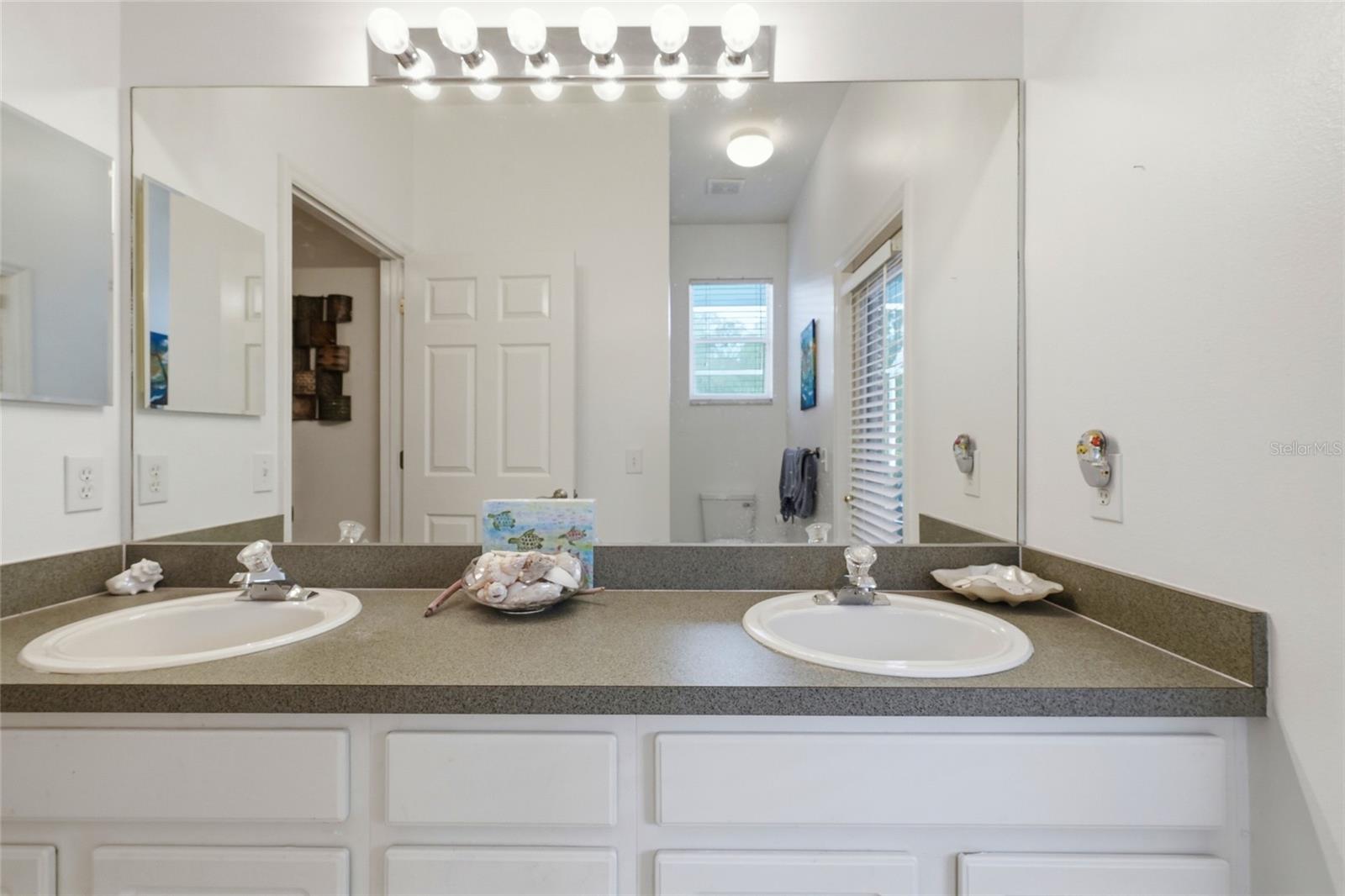 THE OAKS AT WOODLAND PARK PH 1 - Residential