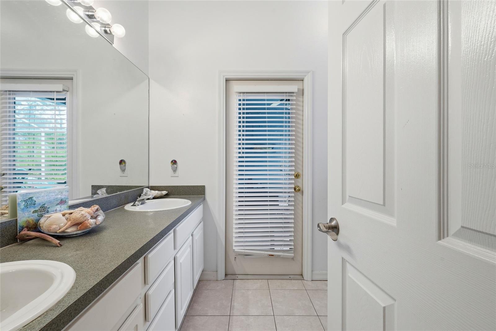 THE OAKS AT WOODLAND PARK PH 1 - Residential