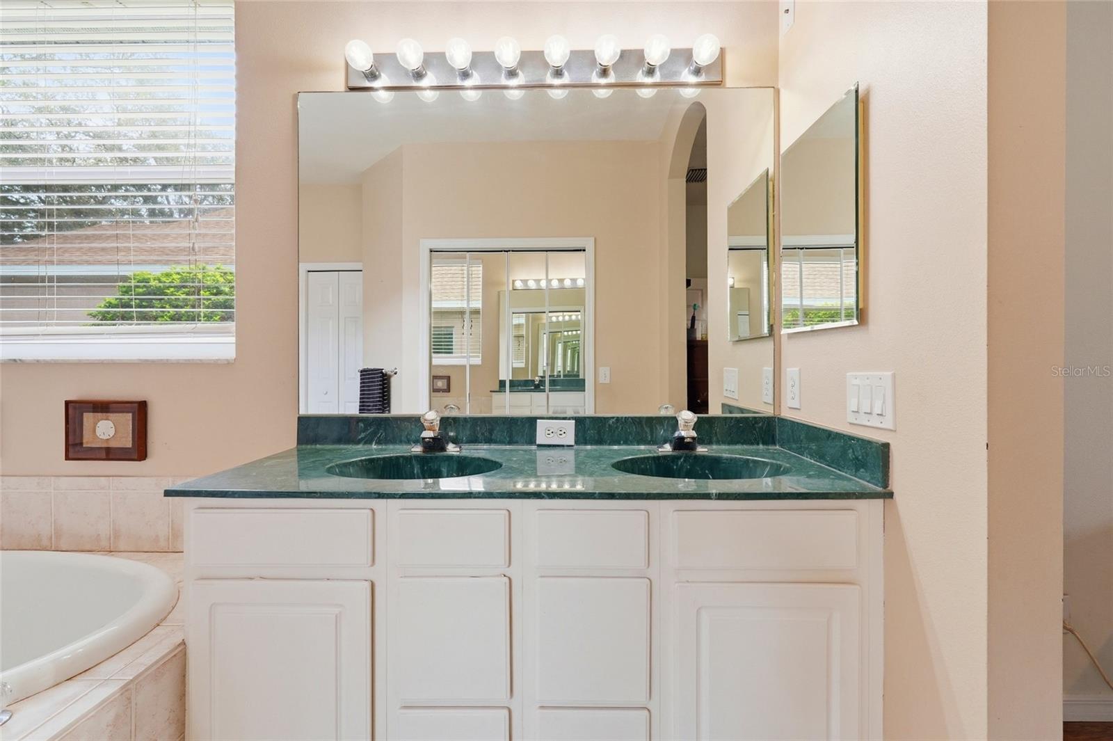 THE OAKS AT WOODLAND PARK PH 1 - Residential