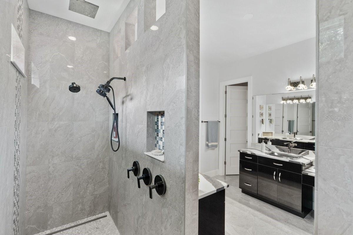 PLANTATION BAY SEC 2A-F UN 4 - Residential
