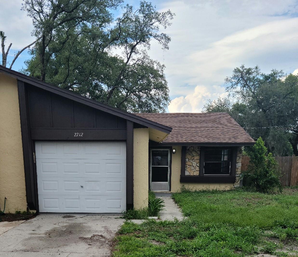 Why Rent WHEN you can own this 2 bedroom 1 bath single car garage on this 1/2 duplex with NO HOA. Located conveniently to all major roads, shopping, schools and restaurants. New roof installed 2025. Don't hesitate to come view!