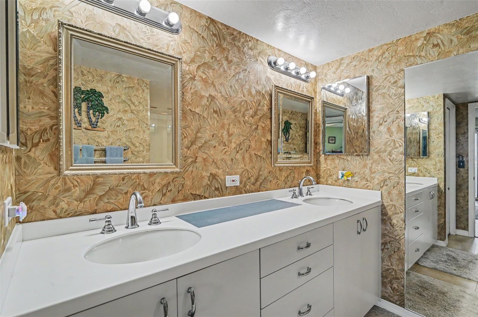 OCEANS CLOVERLEAF NORTH - Residential