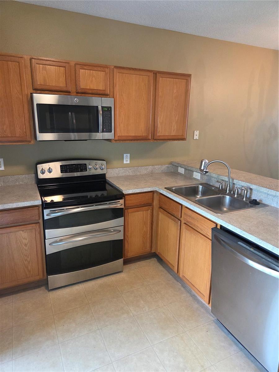 PLACID LAKE TWNHMS - Residential Lease
