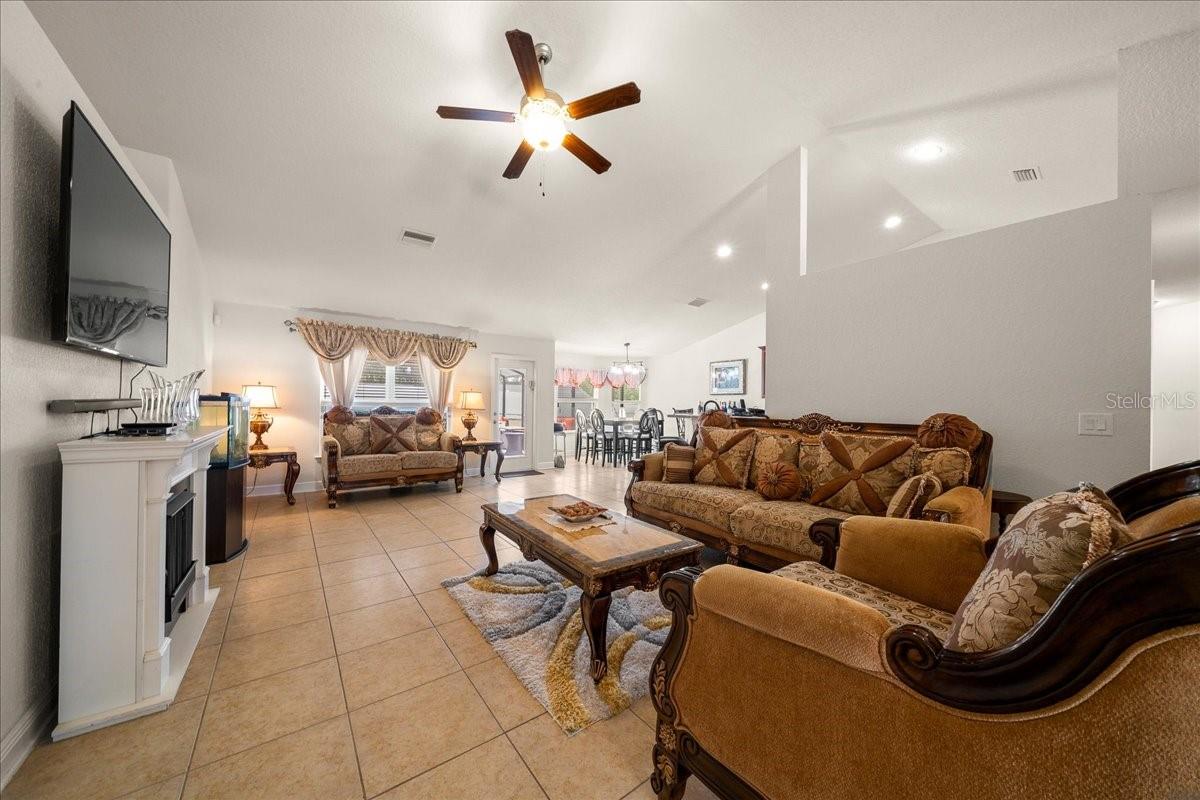 MEADOW GLENN UN 3B - Residential