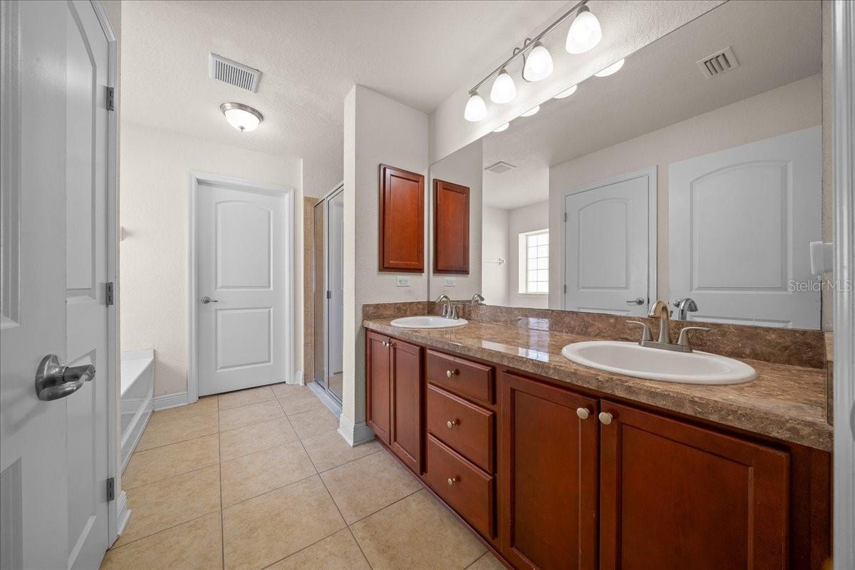 MEADOW GLENN UN 3B - Residential