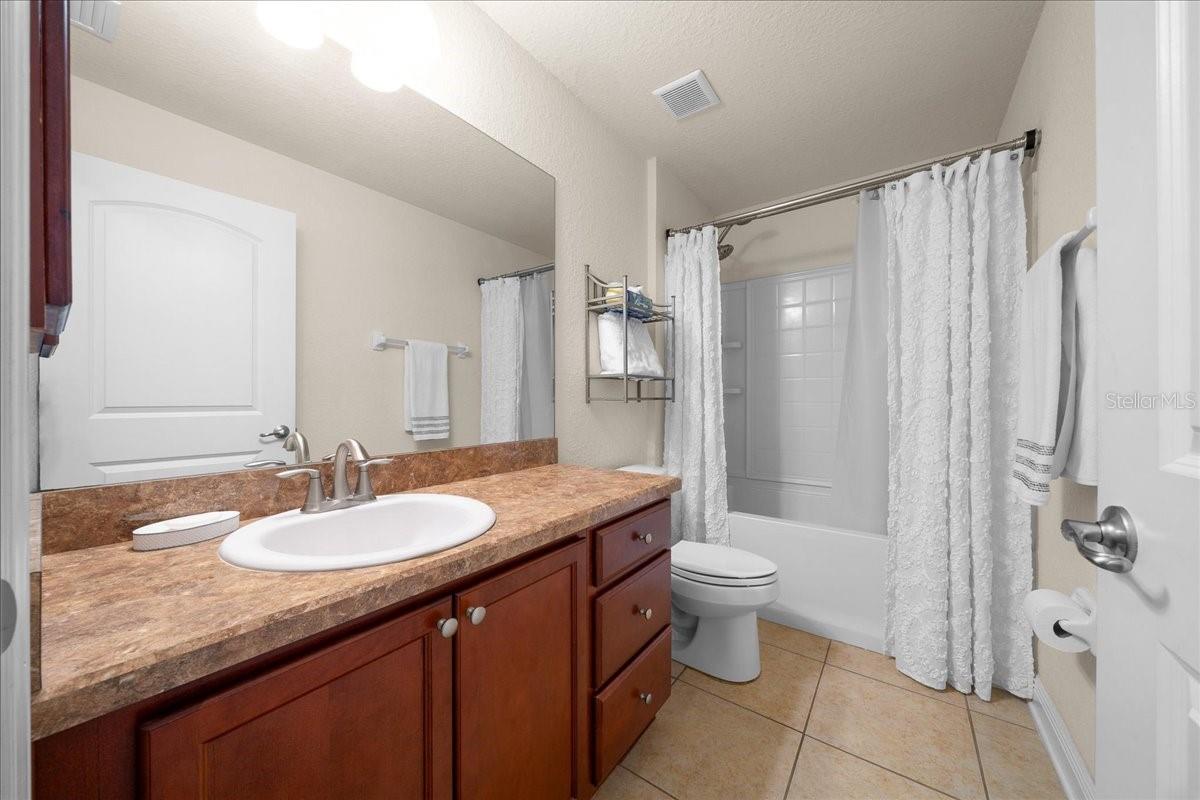 MEADOW GLENN UN 3B - Residential