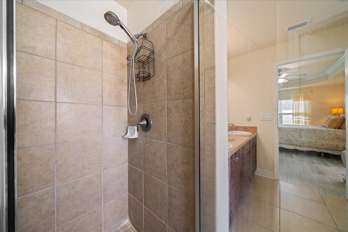 MEADOW GLENN UN 3B - Residential