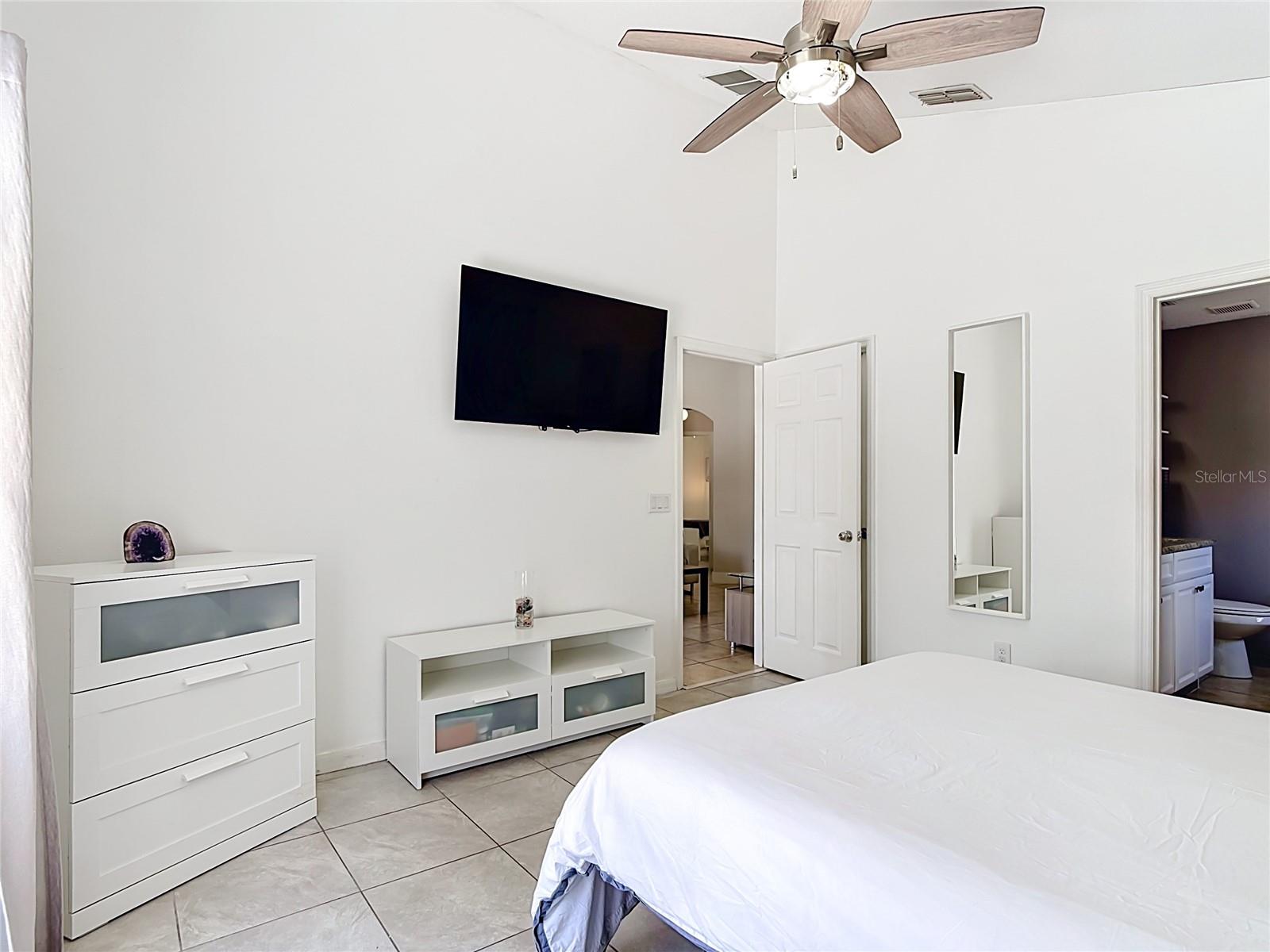 CRYSTAL COVE RESORT - Residential