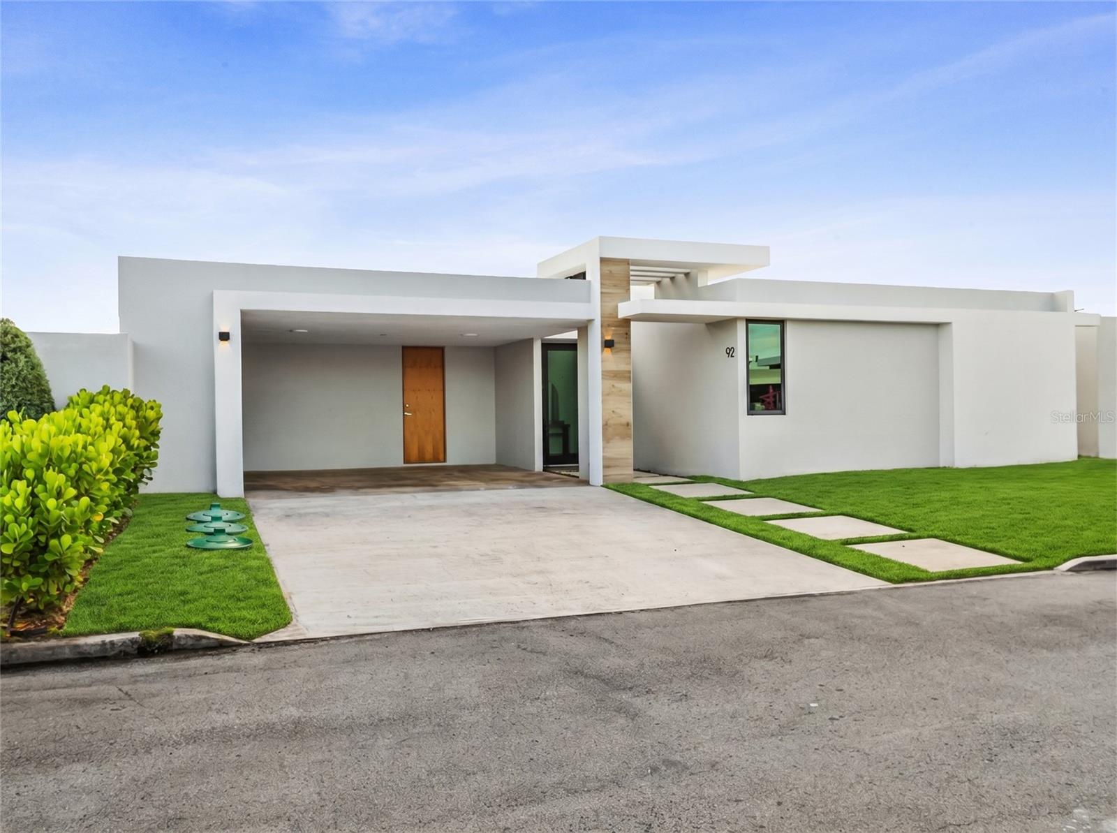 RESIDENCE AT RIO - Residential