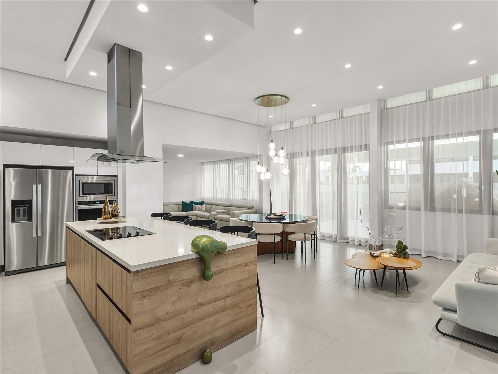 RESIDENCE AT RIO - Residential