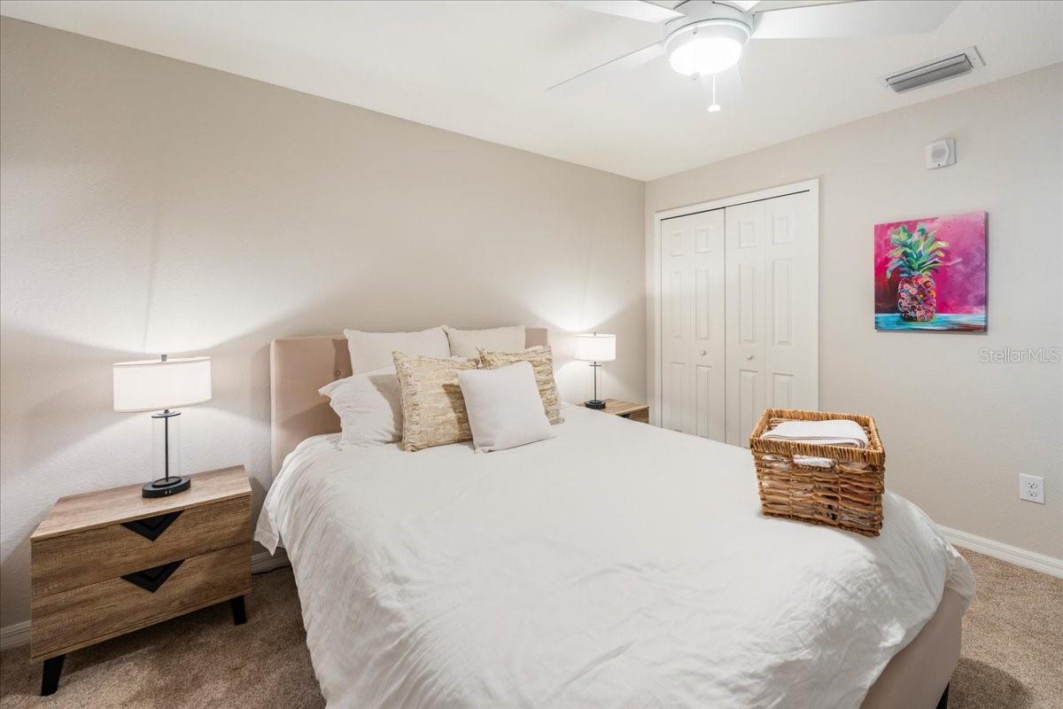 LAKEWOOD NATIONAL PH - Residential