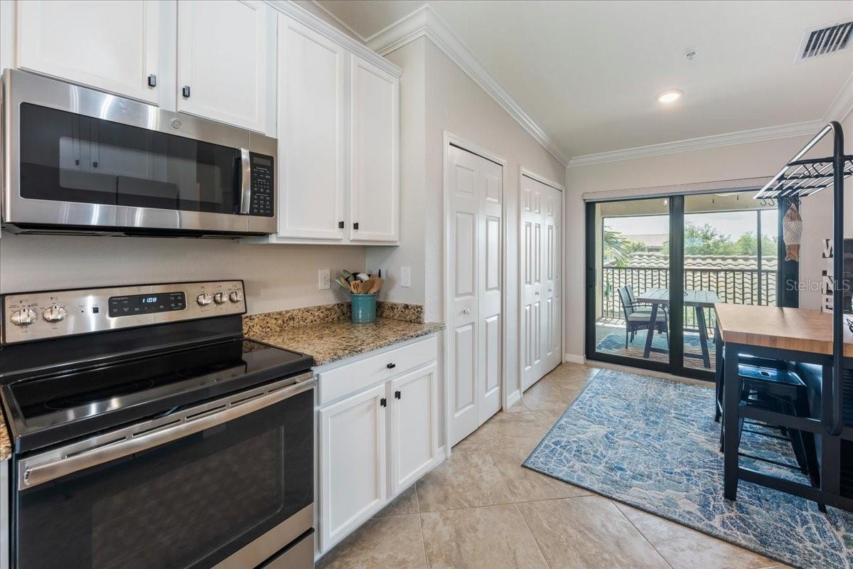 LAKEWOOD NATIONAL PH - Residential
