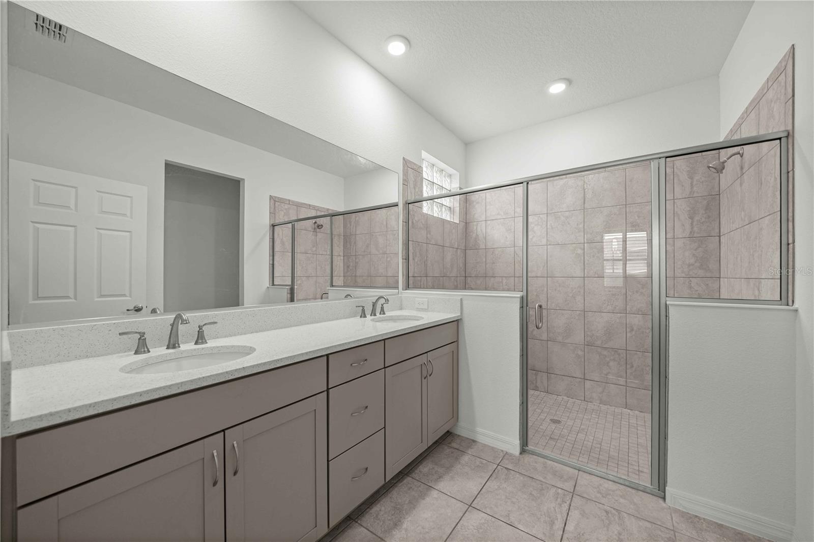 CALESA TOWNSHIP ROAN HILLS PH - Residential Lease
